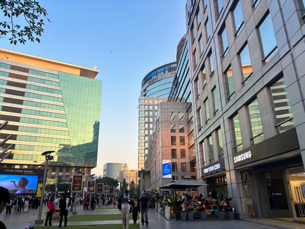 The most comfortable stay near DLF Cyberhub - sector 44 Ramada Gurgaon