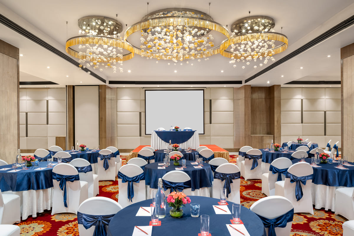 Emerald-2-Conference-and-Events-Hall-Sector-44-for-120-guests
